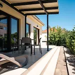 Vsg - 200m From Beach, Pool, Sauna & Jacuzzi Klimno