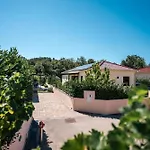 Vsg - 200m From Beach, Pool, Sauna & Jacuzzi Klimno