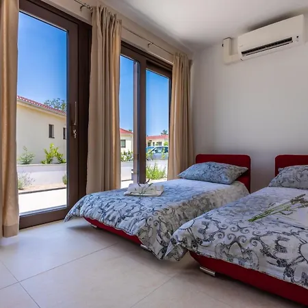 Vsg - 200m From Beach, Pool, Sauna & Jacuzzi * Klimno