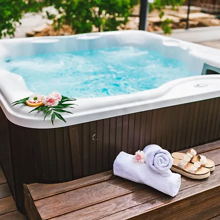 Vsg - 200m From Beach, Pool, Sauna & Jacuzzi Apartmán *