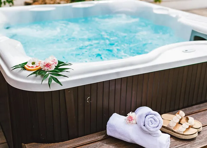Vsg - 200m From Beach, Pool, Sauna & Jacuzzi 公寓 *