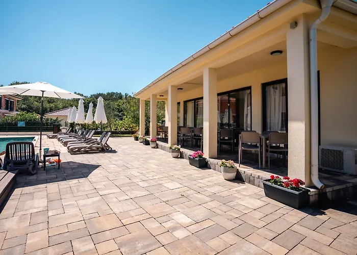 Vsg - 200m From Beach, Pool, Sauna & Jacuzzi Apartman Klimno