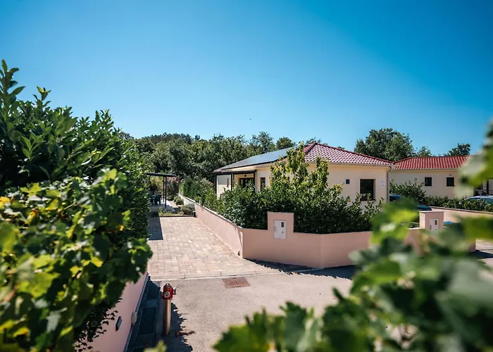 Vsg - 200m From Beach, Pool, Sauna & Jacuzzi Klimno