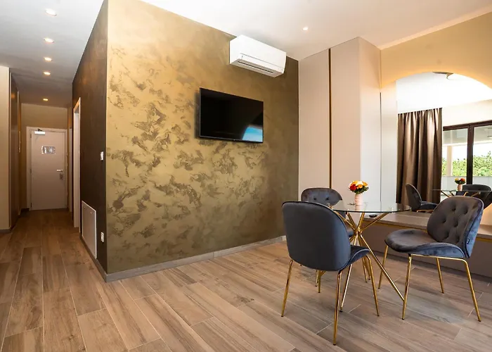 Vsg - 200m From Beach, Pool, Sauna & Jacuzzi 科里米诺