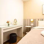 Apartament Vsg - 200m From Beach, Pool, Sauna & Jacuzzi *