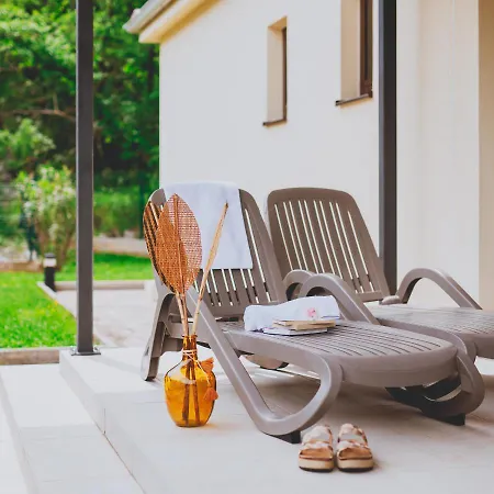 Apartment Vsg - Relaxing Apartments, 200m From The Sea, With Pool, Sauna & Jacuzzi *
