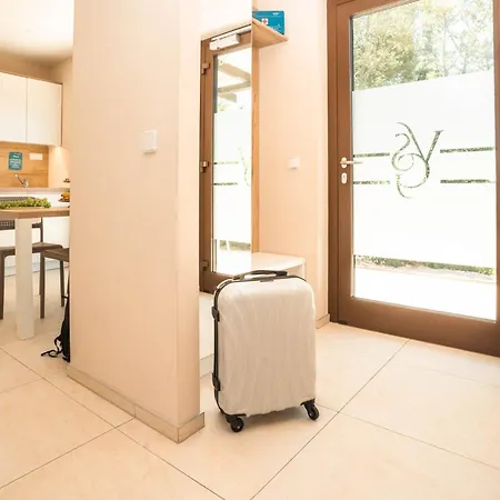 Apartment Vsg - Relaxing Apartments, 200m From The Sea, With Pool, Sauna & Jacuzzi *