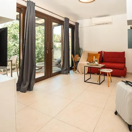 Vsg - 200m From Beach, Pool, Sauna & Jacuzzi Daire Klimno