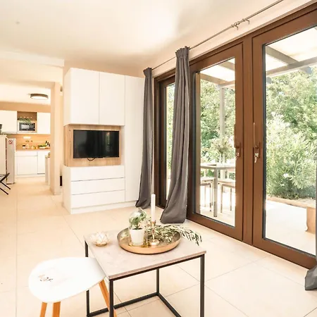 Apartment Vsg - Relaxing Apartments, 200m From The Sea, With Pool, Sauna & Jacuzzi