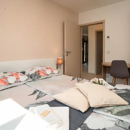 Apartament Vsg - 200m From Beach, Pool, Sauna & Jacuzzi Klimno