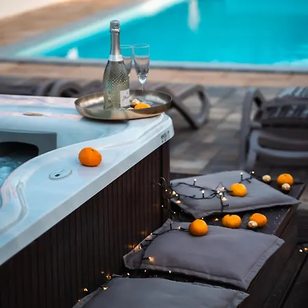 Vsg - Relaxing Apartments, 200m From The Sea, With Pool, Sauna & Jacuzzi Klimno