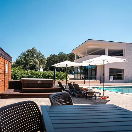 Vsg - Relaxing Apartments, 200m From The Sea, With Pool, Sauna & Jacuzzi