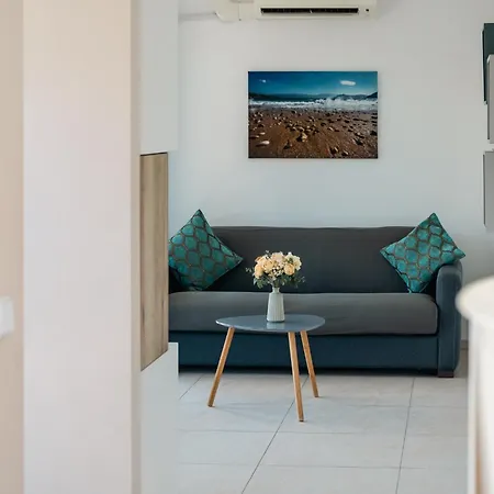 Vsg - Relaxing Apartments, 200m From The Sea, With Pool, Sauna & Jacuzzi