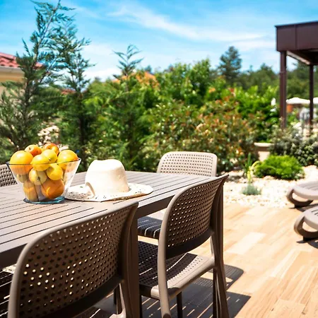 Apartament Vsg - 200m From Beach, Pool, Sauna & Jacuzzi Klimno