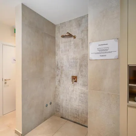 شقة Vsg - 200m From Beach, Pool, Sauna & Jacuzzi *