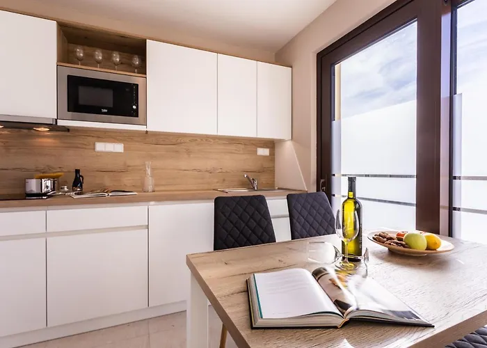 Vsg - 200m From Beach, Pool, Sauna & Jacuzzi Klimno
