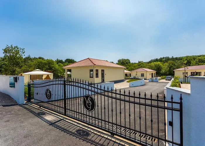 Vsg - 200m From Beach, Pool, Sauna & Jacuzzi Apartman Klimno