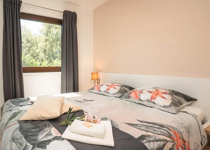 Vsg - 200m From Beach, Pool, Sauna & Jacuzzi * Klimno