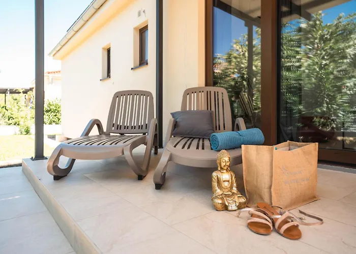 Vsg - 200m From Beach, Pool, Sauna & Jacuzzi Klimno
