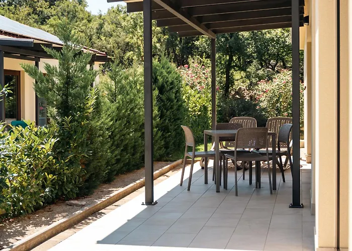 Vsg - 200m From Beach, Pool, Sauna & Jacuzzi Apartman