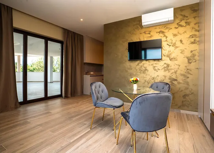 Vsg - 200m From Beach, Pool, Sauna & Jacuzzi Apartman