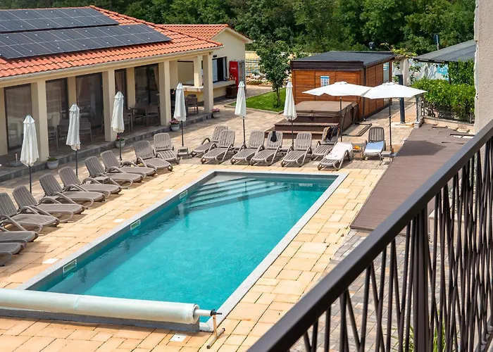 Vsg - 200m From Beach, Pool, Sauna & Jacuzzi Apartman *