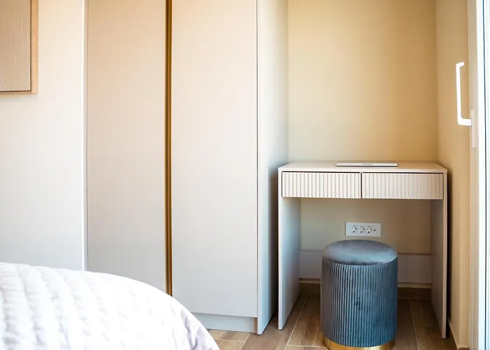 Vsg - 200m From Beach, Pool, Sauna & Jacuzzi Apartman *