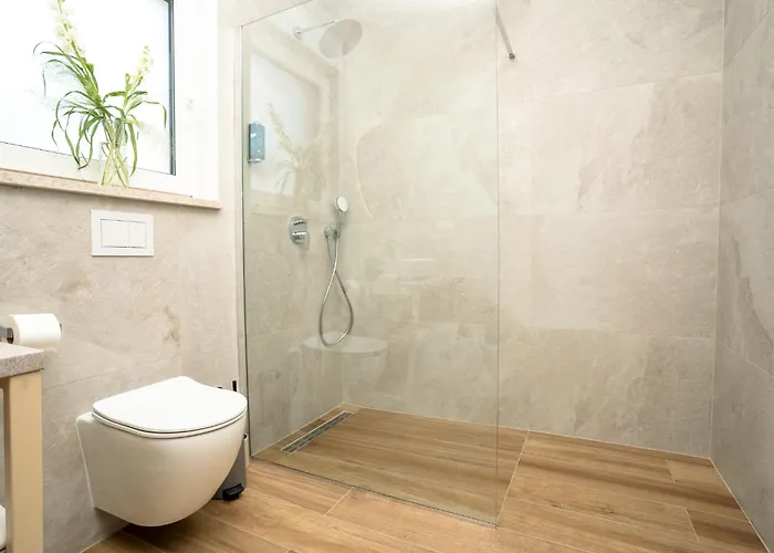 Vsg - 200m From Beach, Pool, Sauna & Jacuzzi Apartman *
