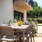 Apartment Vsg - 200m From Beach, Pool, Sauna & Jacuzzi *