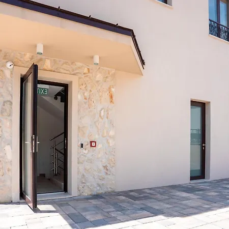 Vsg - 200m From Beach, Pool, Sauna & Jacuzzi