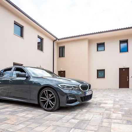 Vsg - 200m From Beach, Pool, Sauna & Jacuzzi 아파트