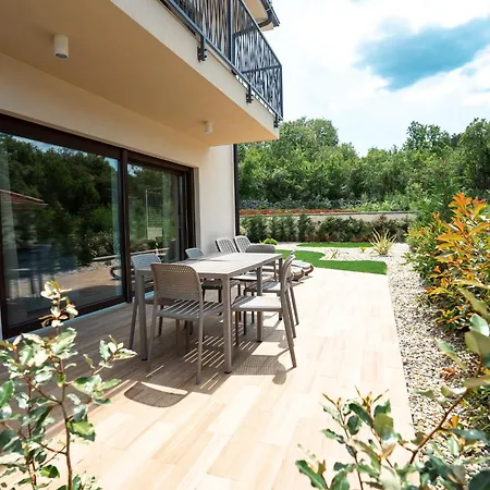 Apartment Vsg - 200m From Beach, Pool, Sauna & Jacuzzi