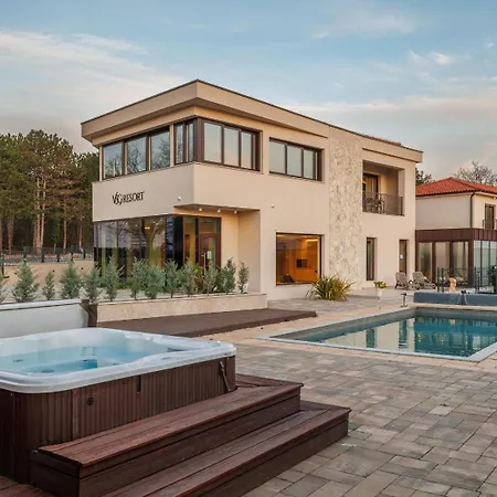 Vsg - 200m From Beach, Pool, Sauna & Jacuzzi Apartament *