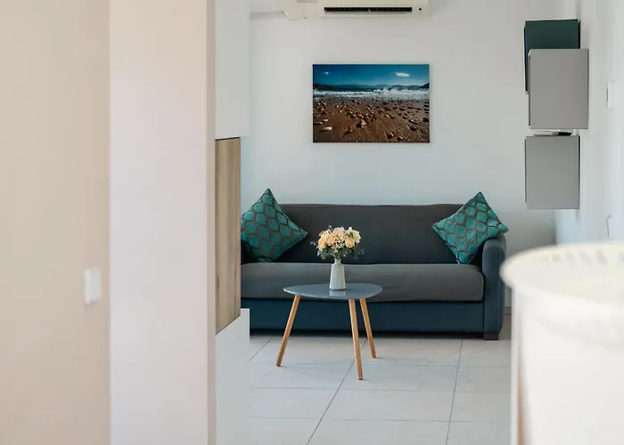 Vsg - 200m From Beach, Pool, Sauna & Jacuzzi