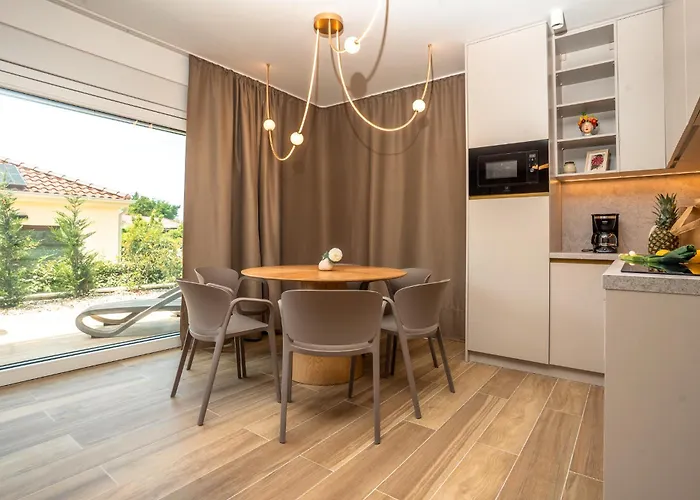 Vsg - 200m From Beach, Pool, Sauna & Jacuzzi