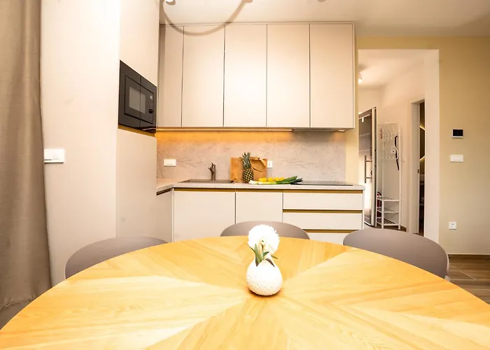 Vsg - 200m From Beach, Pool, Sauna & Jacuzzi *